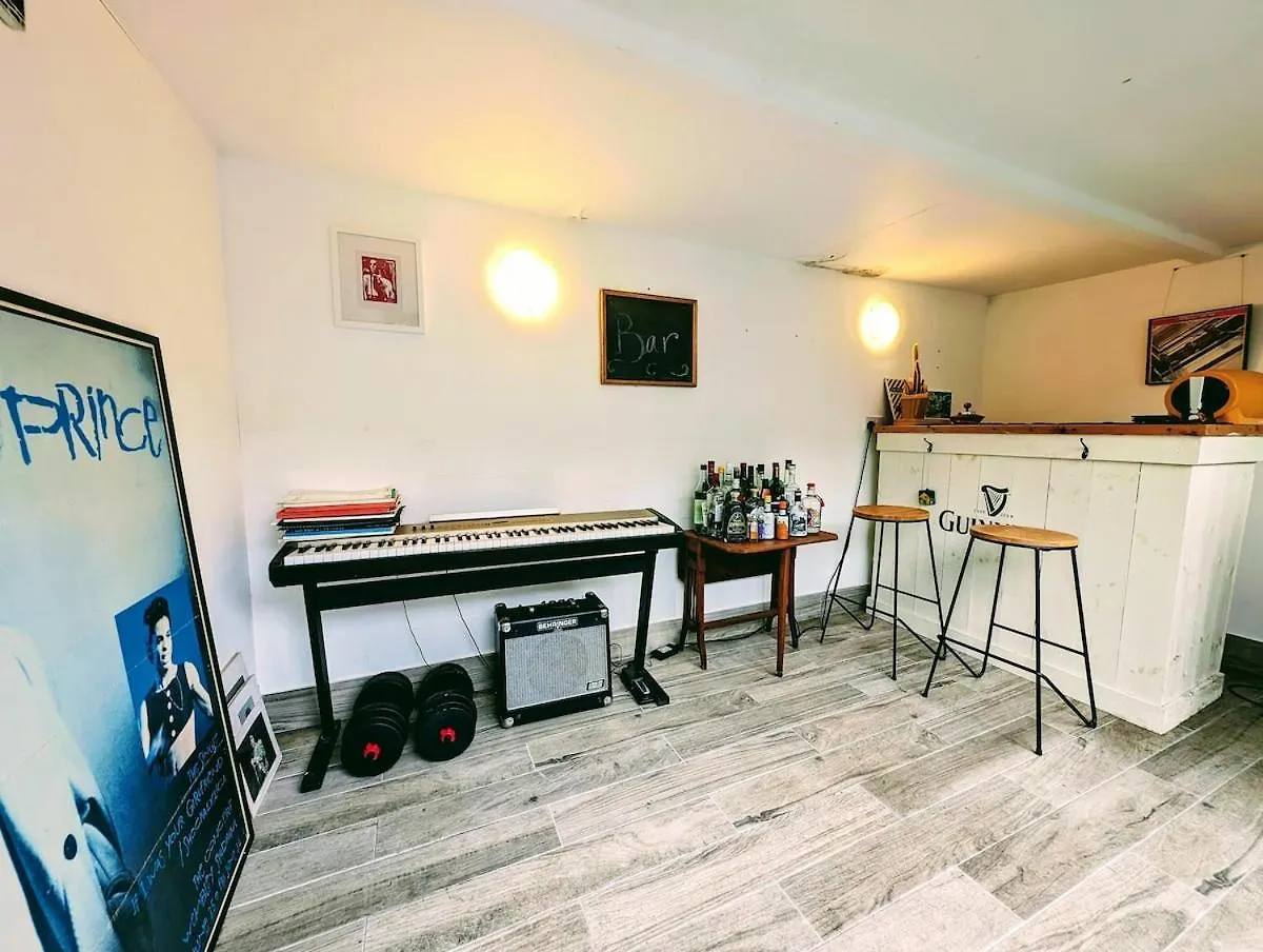 19Th Century Terraced House With Garden Bar Apartment London United Kingdom